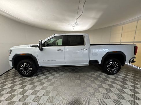 New 2026 GMC Sierra 2500 Denali Ultimate image 8