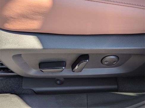 New 2025 Mitsubishi Outlander SEL image 12