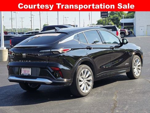 New 2025 Buick Envista Avenir image 3