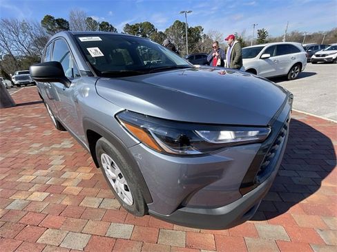 Used 2022 Toyota Corolla Cross L image 25