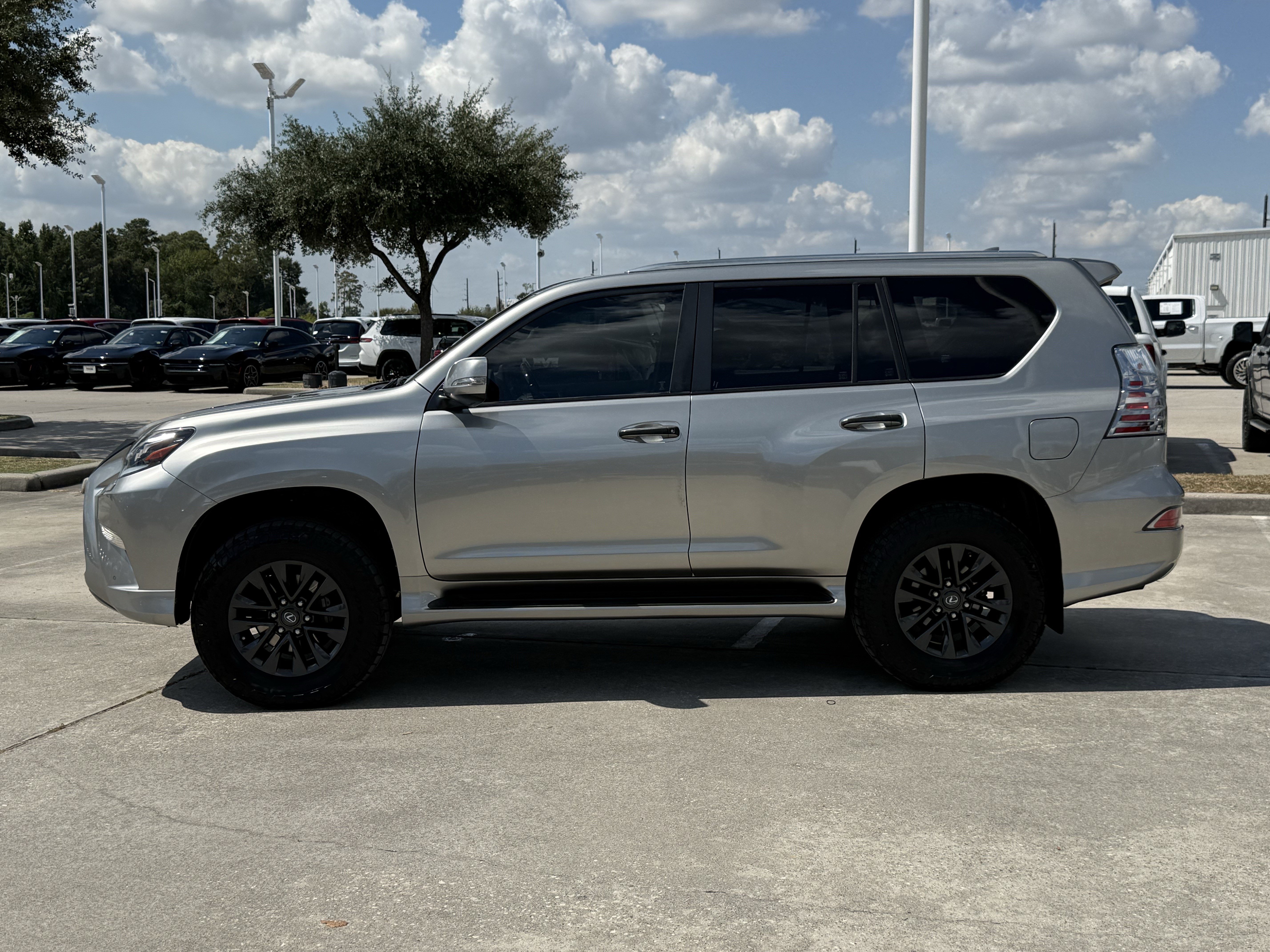 Used 2023 Lexus GX 460 Premium w/ Premium Plus Package AWD/4WD image 9