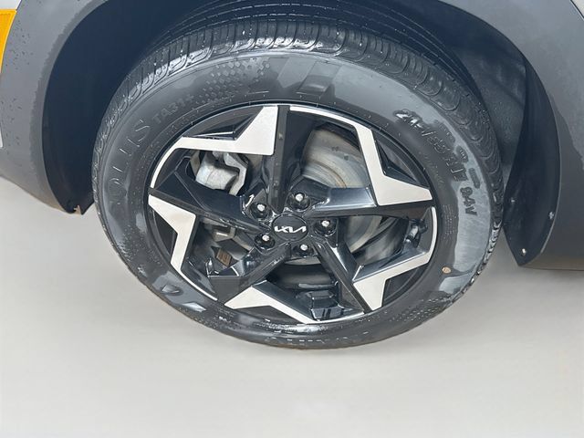 Used 2025 Kia Seltos S AWD/4WD image 10