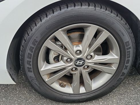Used 2018 Hyundai Elantra SEL image 25