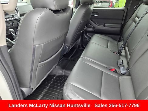 Used 2025 Nissan Frontier SV AWD/4WD image 14