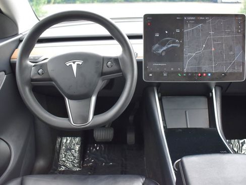 Used 2021 Tesla Model Y Long Range AWD/4WD image 9