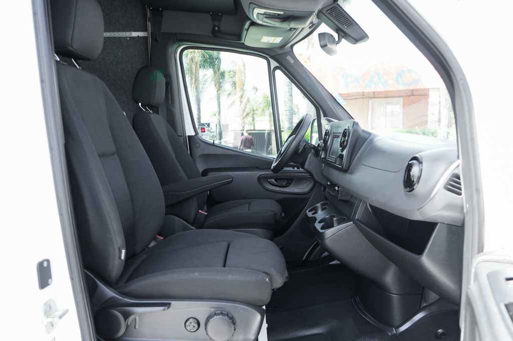 Used 2019 Mercedes-Benz Sprinter 170 Cargo image 34