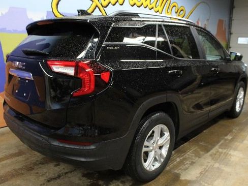 Certified 2023 GMC Terrain SLE w/ Driver Convenience Package FWD image 4