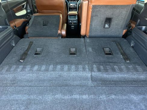 Used 2019 Subaru Ascent Touring w/ Popular Package #2 image 16