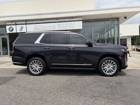 Used 2024 Cadillac Escalade Premium Luxury AWD/4WD image 9