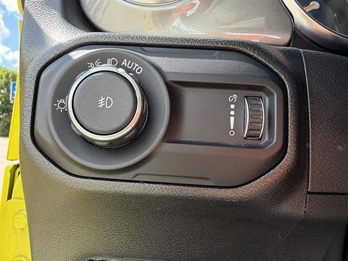 Used 2023 Jeep Wrangler Unlimited Sahara w/ Cold Weather Group AWD/4WD image 30