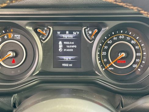 Used 2024 Jeep Gladiator Sport image 18