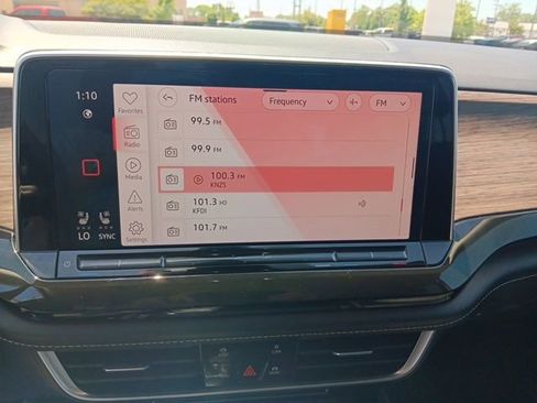 Used 2024 Volkswagen Atlas SEL Premium R-Line image 16