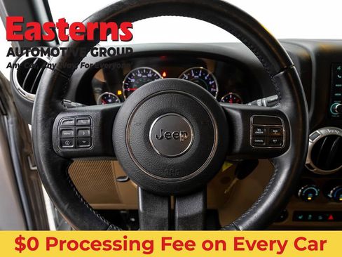 Used 2017 Jeep Wrangler Unlimited Sahara w/ Max Tow Package AWD/4WD image 10