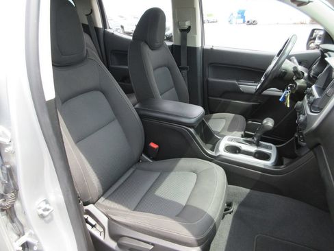 Used 2019 Chevrolet Colorado LT AWD/4WD image 18