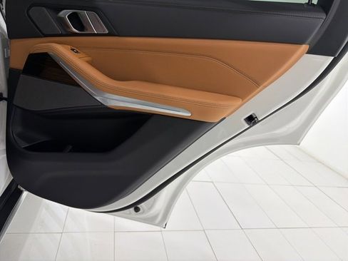 Used 2026 BMW X5 xDrive40i w/ Climate Comfort Package image 21