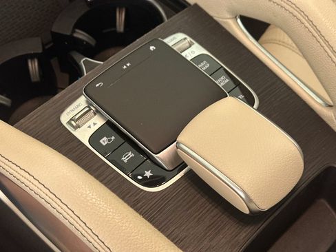 Certified 2020 Mercedes-Benz GLE 450 4MATIC image 33