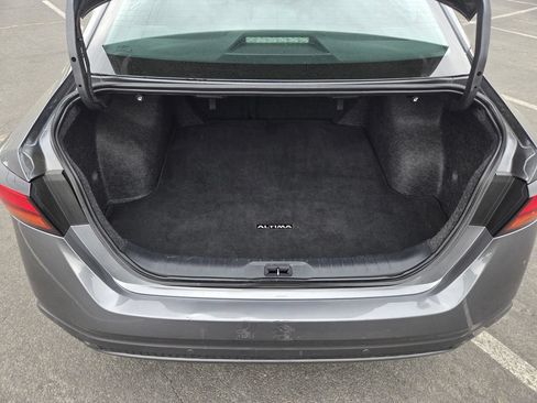 Used 2024 Nissan Altima 2.5 SV FWD image 26