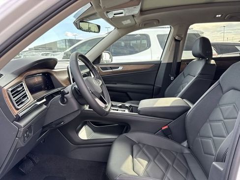 New 2026 Volkswagen Atlas SE FWD image 12