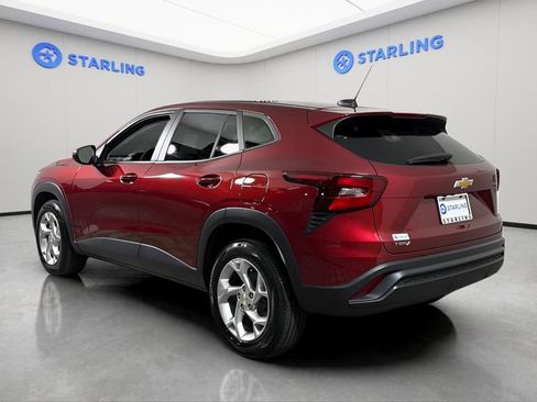 Certified 2024 Chevrolet Trax LS w/ LS Convenience Package FWD image 5
