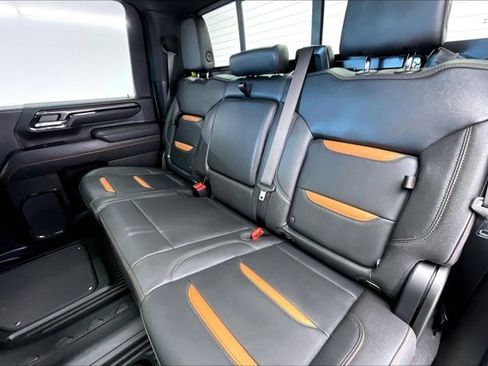 Used 2025 GMC Sierra 3500 AT4 w/ AT4 Premium Plus Package image 19