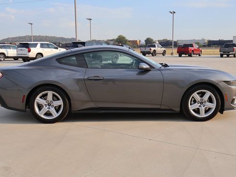 Used 2026 Ford Mustang Premium RWD image 5