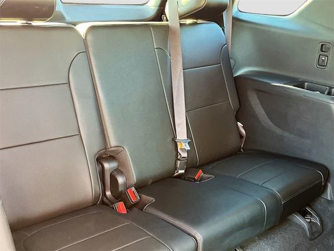 Used 2023 Chevrolet Traverse Premier image 29