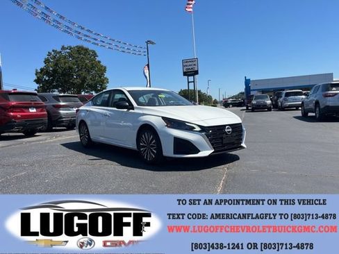 Used 2025 Nissan Altima 2.5 SV FWD image 1