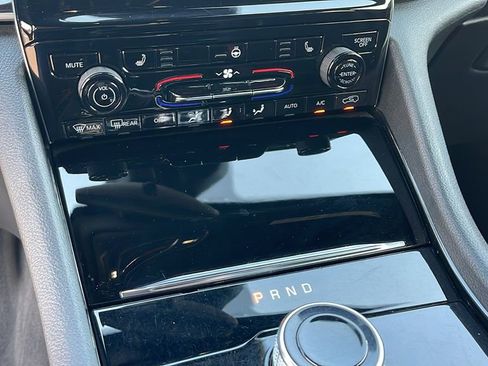 Used 2023 Jeep Grand Cherokee Altitude image 21