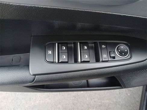 Certified 2022 Kia Forte LXS w/ LXS Technology Package image 13