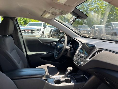 Used 2022 Chevrolet Malibu LT FWD image 37