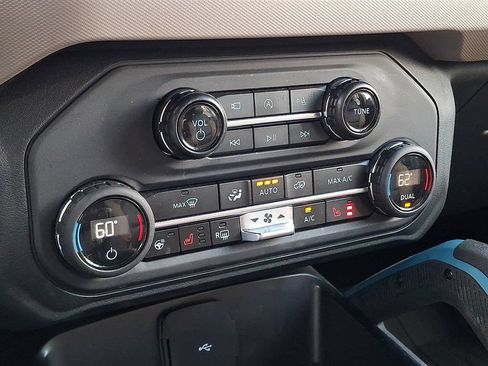 Certified 2024 Ford Bronco Wildtrak AWD/4WD image 17