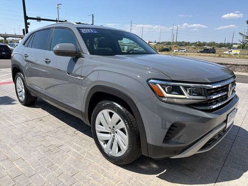 Certified 2021 Volkswagen Atlas Cross Sport SE AWD/4WD image 9
