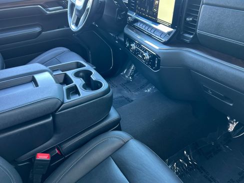 Used 2024 GMC Sierra 1500 SLT image 14