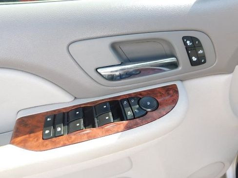 Used 2008 Chevrolet Tahoe LTZ w/ LTZ Preferred Equipment Group image 12