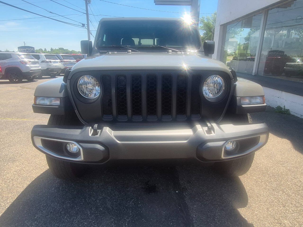 Used 2023 Jeep Gladiator Sport AWD/4WD image 4