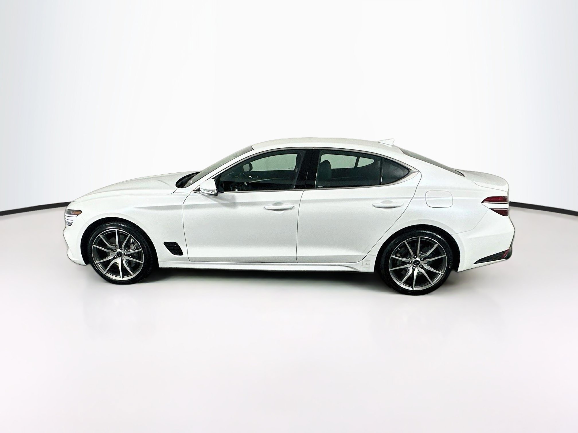 Used 2026 Genesis G70 2.5T RWD image 4