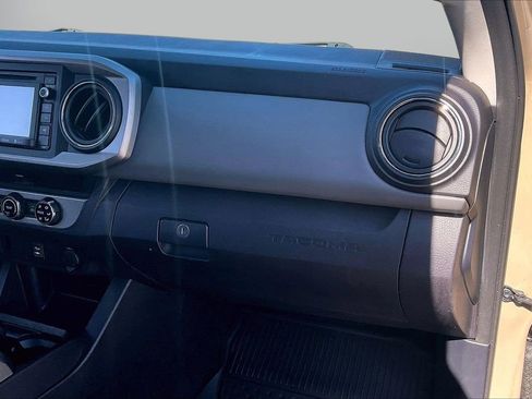 Used 2017 Toyota Tacoma SR5 w/ Tow Package image 19