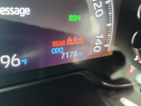 Used 2024 Toyota RAV4 XLE w/ Convenience Package FWD image 33