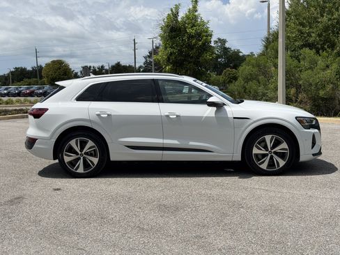 Used 2024 Audi Q8 e-tron Premium Plus w/ Premium Plus Package AWD/4WD image 8