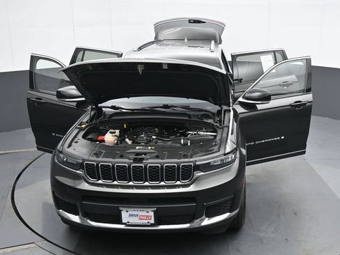 Used 2022 Jeep Grand Cherokee L Limited AWD/4WD image 36