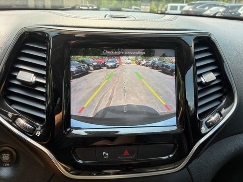 Used 2020 Jeep Cherokee Limited w/ Luxury Group AWD/4WD image 27