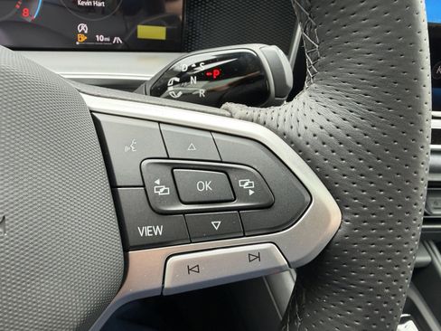 New 2026 Volkswagen Tiguan SE R-Line AWD/4WD image 16