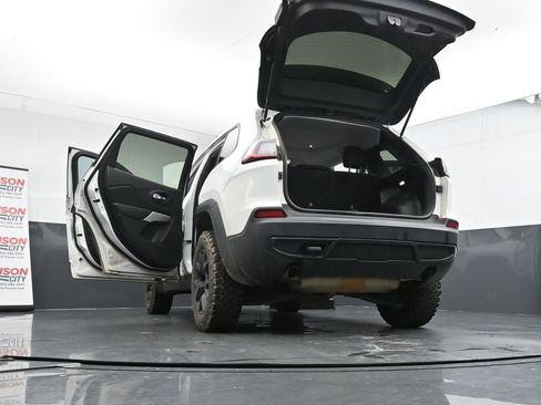 Used 2019 Jeep Cherokee Latitude image 30