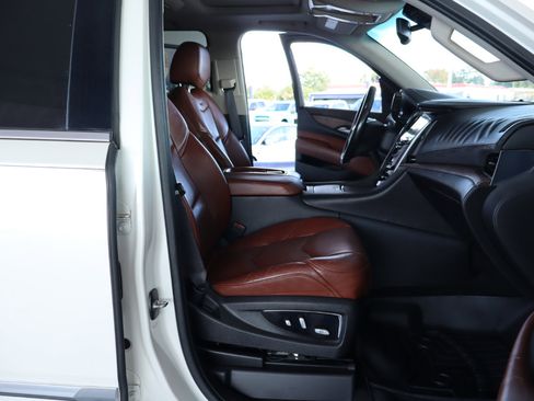 Used 2015 Cadillac Escalade Premium image 35