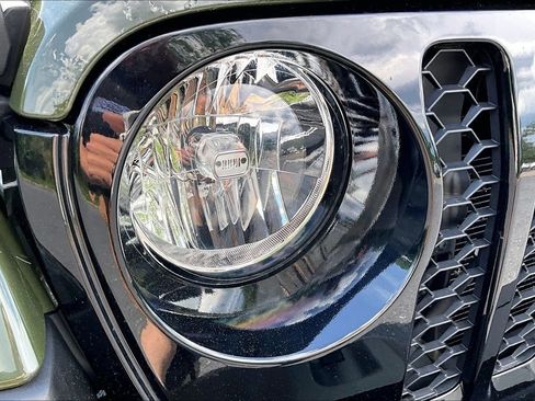 Used 2022 Jeep Gladiator Sport AWD/4WD image 30