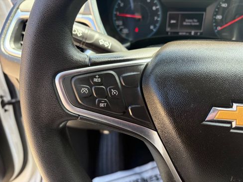 Used 2018 Chevrolet Equinox LS AWD/4WD image 18