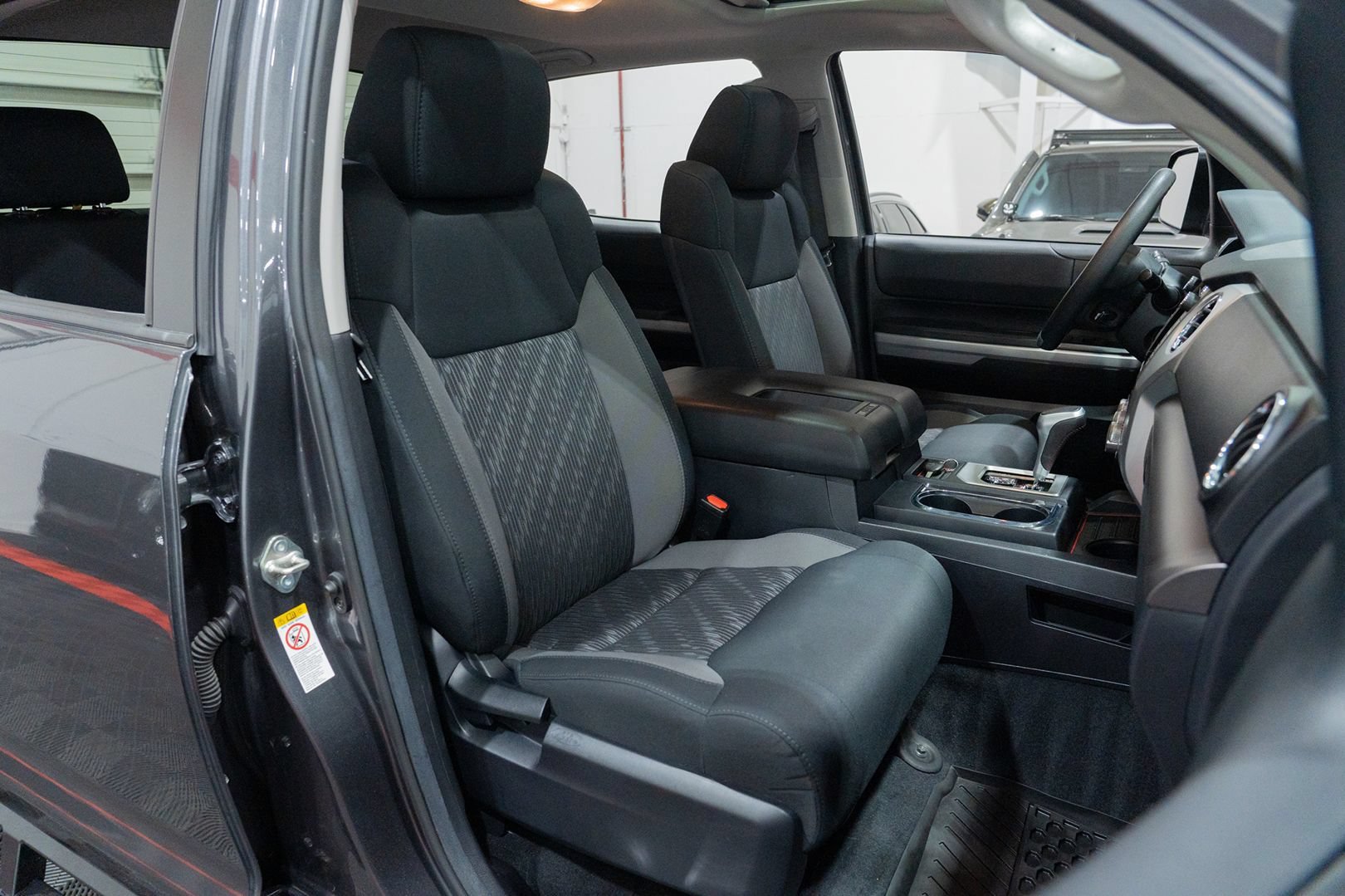 Used 2019 Toyota Tundra SR5 AWD/4WD image 32