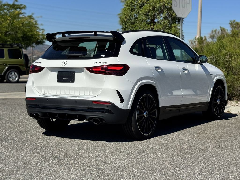 Used 2025 Mercedes-Benz GLA 35 AMG 4MATIC image 9