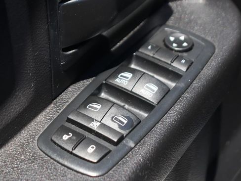 Used 2017 RAM 3500 Tradesman w/ Chrome Appearance Group AWD/4WD image 16