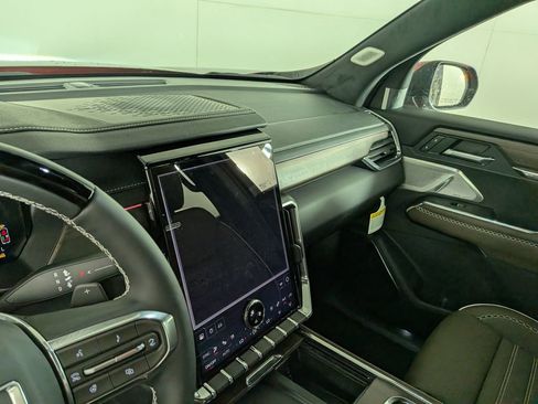 New 2026 GMC Acadia Denali Ultimate w/ LPO, Floor Liner Package AWD/4WD image 23